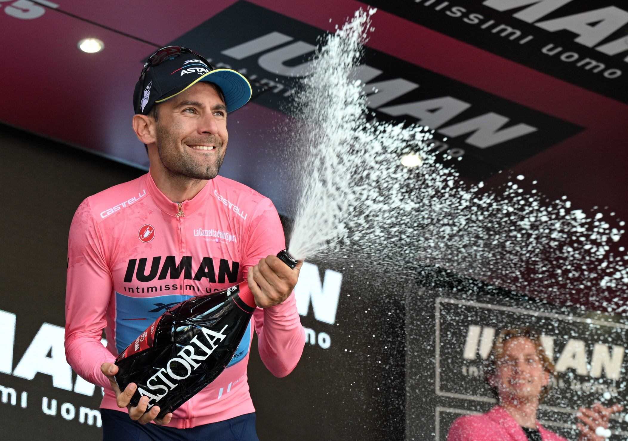 El nuevo líder del Giro de Italia portando la camiseta de la Maglia Rosa-crédito Jennifer Lorenzini/REUTERS