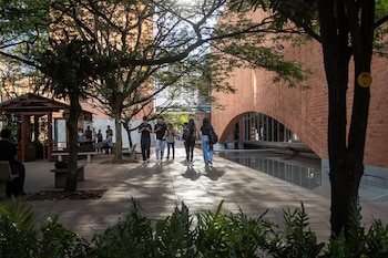 La Universidad Eafit obtuvo el mayor puntaje en retorno de inversión entre los MBA colombianos, con 69,6 puntos en el ranking QS Global MBA 2026 - crédito Universidad Eafit / Facebook