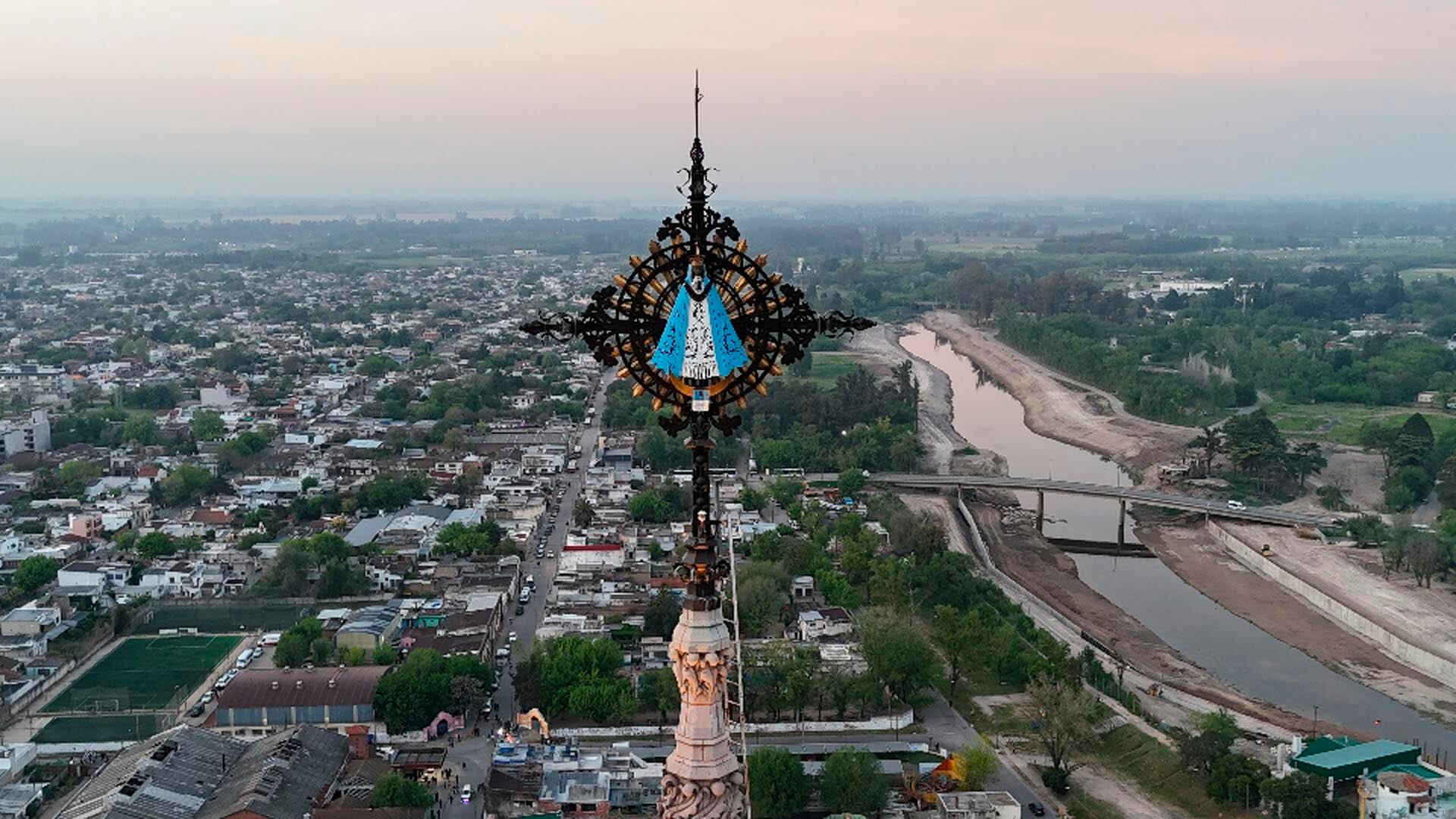 La peregrinación a Luján refleja la construcción de comunidad y la esperanza de una Argentina unida y solidaria (Gastón Taylor)