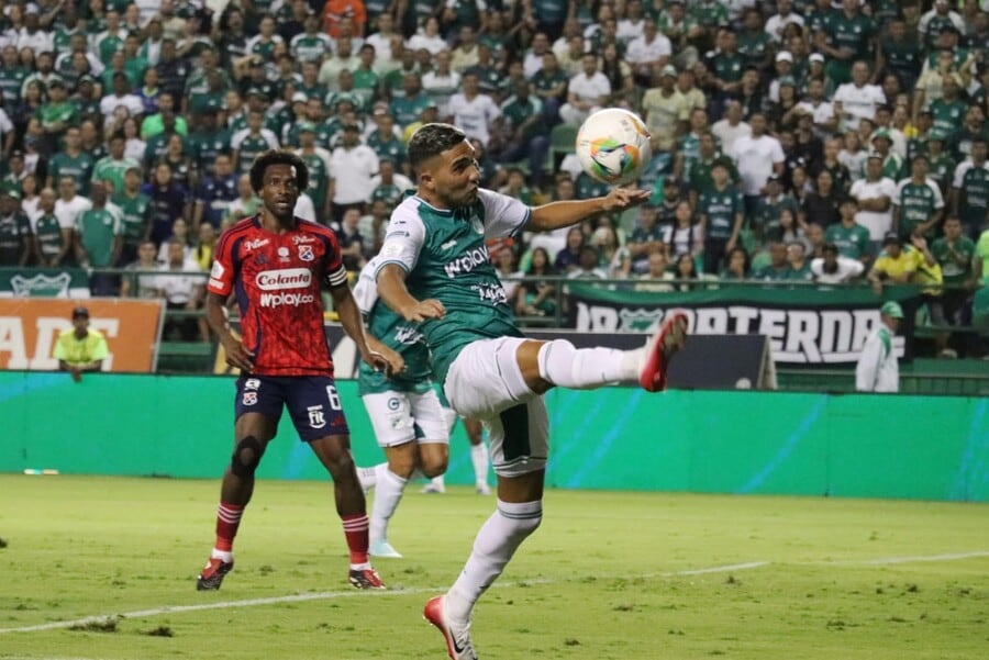 El volante Emmanuel