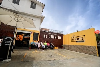 El Chinito ocupa la primera posición de la lista. Su historia se remonta a 1960, cuando don Félix Yong inauguró el primer local de la sanguchería en el jirón Zepita.