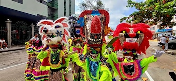 La comunidad se aglomeró en