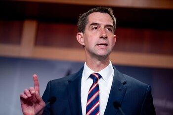 Tom Cotton, senador de Estados