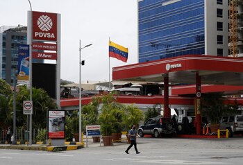 Dos son comerciantes de la