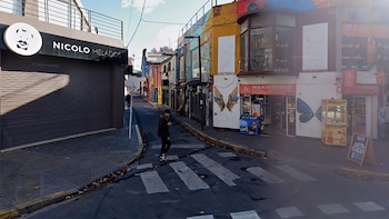 Cruce del Pasaje Russel y