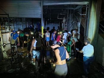Un incendio en la Galería 72 de Barranquilla dejó pérdidas superiores a $500 millones y obligó al cierre preventivo del centro comercial artesanal - crédito Alcaldía Barranquilla
