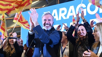 Azcón gana, pero pierde margen