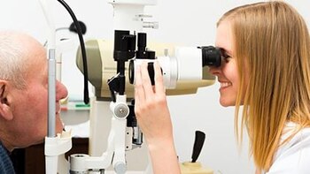 Un examen ocular regular puede