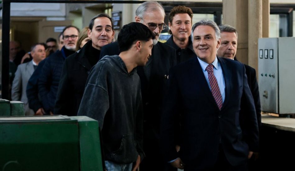 En el peronismo ven a Llaryora demasiado cerca del Gobierno y creen que no jugará a nivel nacional para formar un frente opositor (Gobierno de Córdoba)