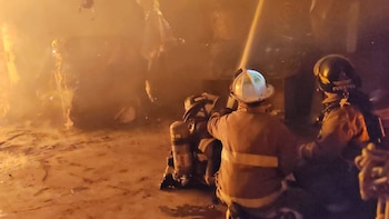 Los equipos de emergencia logran