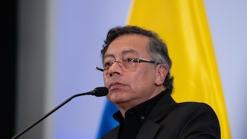 Petro defiende que las armas con las que se mata a civiles en el suroeste de Colombia proceden de Ecuador