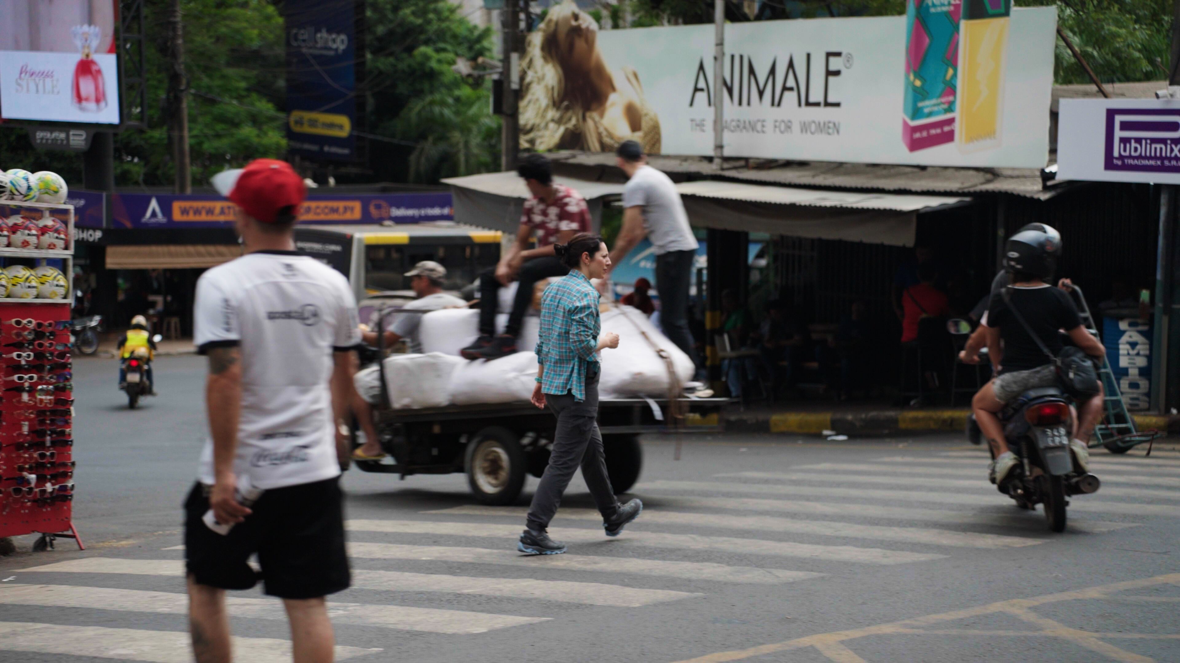 La extensa y porosa frontera argentina facilita el tráfico de cigarrillos de contrabando desde Paraguay hasta la Patagonia