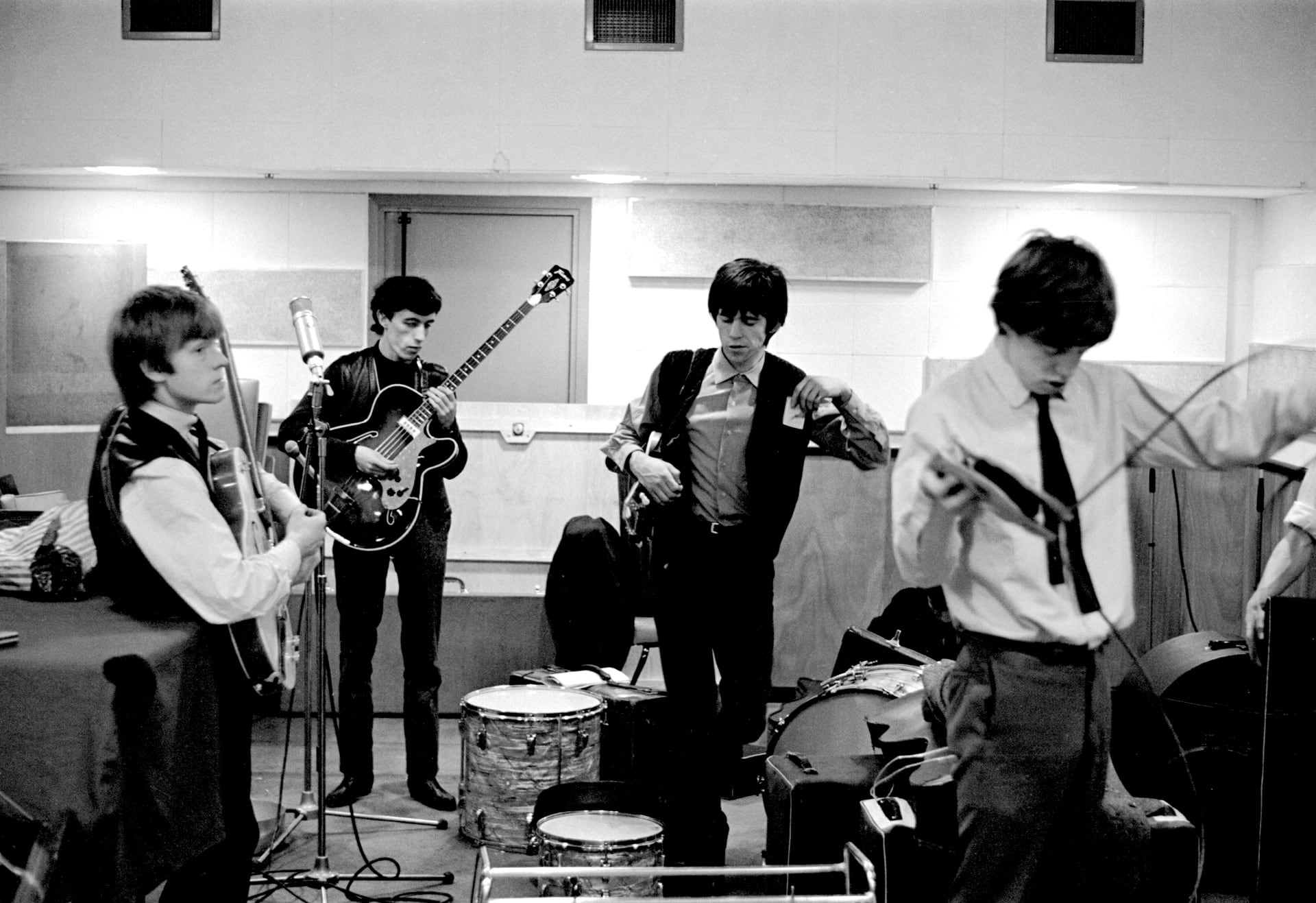 Conflictos internos, celos y rivalidad marcaron la relación de Jones con Jagger y Richards, lo que desembocó en su expulsión en 1969 (Gus Coral/Zebraonegallery.com via REUTERS THIS IMAGE HAS BEEN SUPPLIED BY A THIRD PARTY. MANDATORY CREDIT. NO RESALES. NO ARCHIVES)