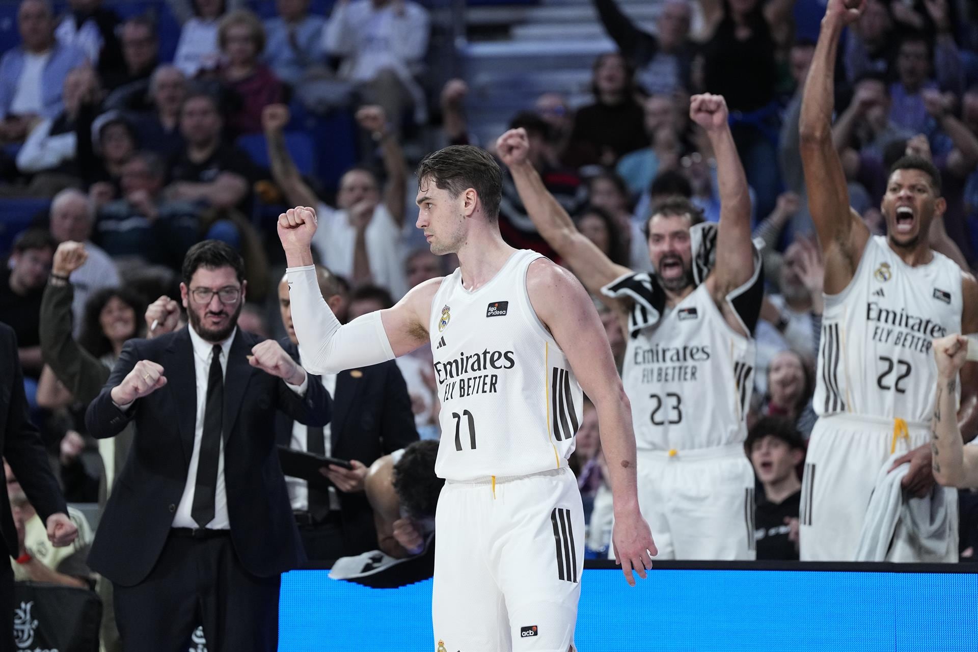(Crónica) Real Madrid, Barça y Valencia Basket cumplen en la jornada navideña