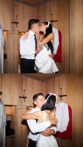 Dos fotografías verticales. Un hombre y una mujer se besan y abrazan en un vestidor de madera. La mujer lleva un vestido blanco con lazo en el pelo