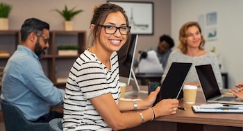 Todas las vacantes de esta convocatoria son para practicantes.