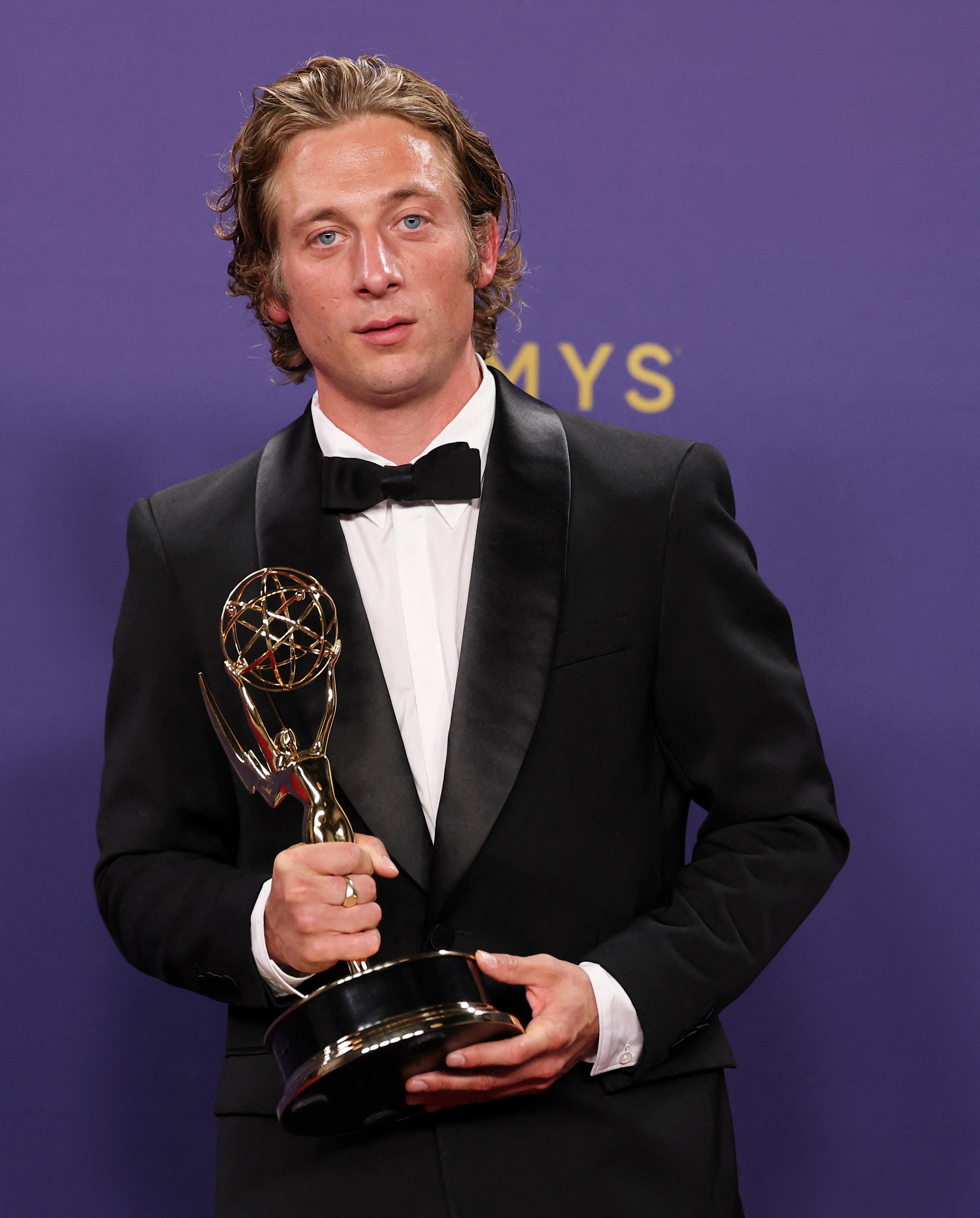 Jeremy Allen White se inspira en su propia paternidad para dar profundidad emocional a su personaje (REUTERS/Mike Blake)