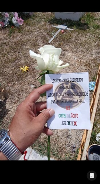 Un folleto firmado por el