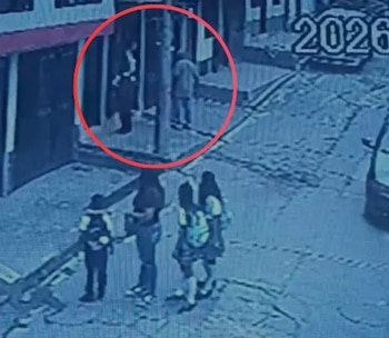 En Ibagué, Tolima, una madre denunció que un hombre con machete persiguió y amenazó de muerte a su hijo de 11 años cuando volvía del colegio - crédito X
