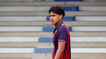 “Mi yo chiquito nunca pensó estar aquí”: el salvadoreño Walter Pérez relata su salto del fútbol infantil a entrenar en España