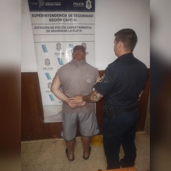 El hombre permanece detenido e