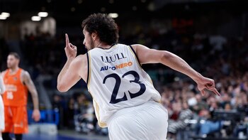 Llull se erige como el