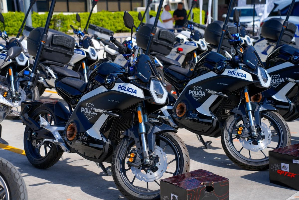 Parte de las motocicletas será distribuida en delegaciones del Gran San Salvador y del departamento de La Libertad. (Cortesía: Policía Nacional Civil)