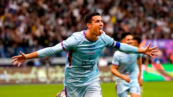 Técnico británico recordó emotivo gesto de Cristiano Ronaldo cuando jugaba en la Premier League: “Nunca lo olvidaré”