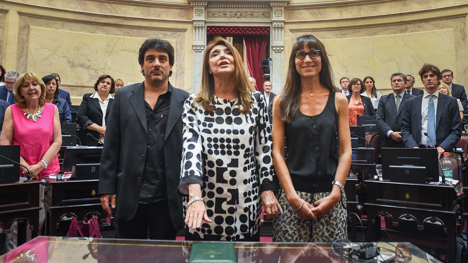 La ahora ex defensora de los Niños Marisa Graham, cuando juró en febrero de 2020 (Prensa Senado)