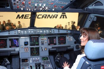 El mandatario contemplaría contratar a