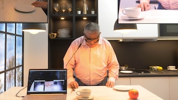 Una persona ciega recupera parcialmente