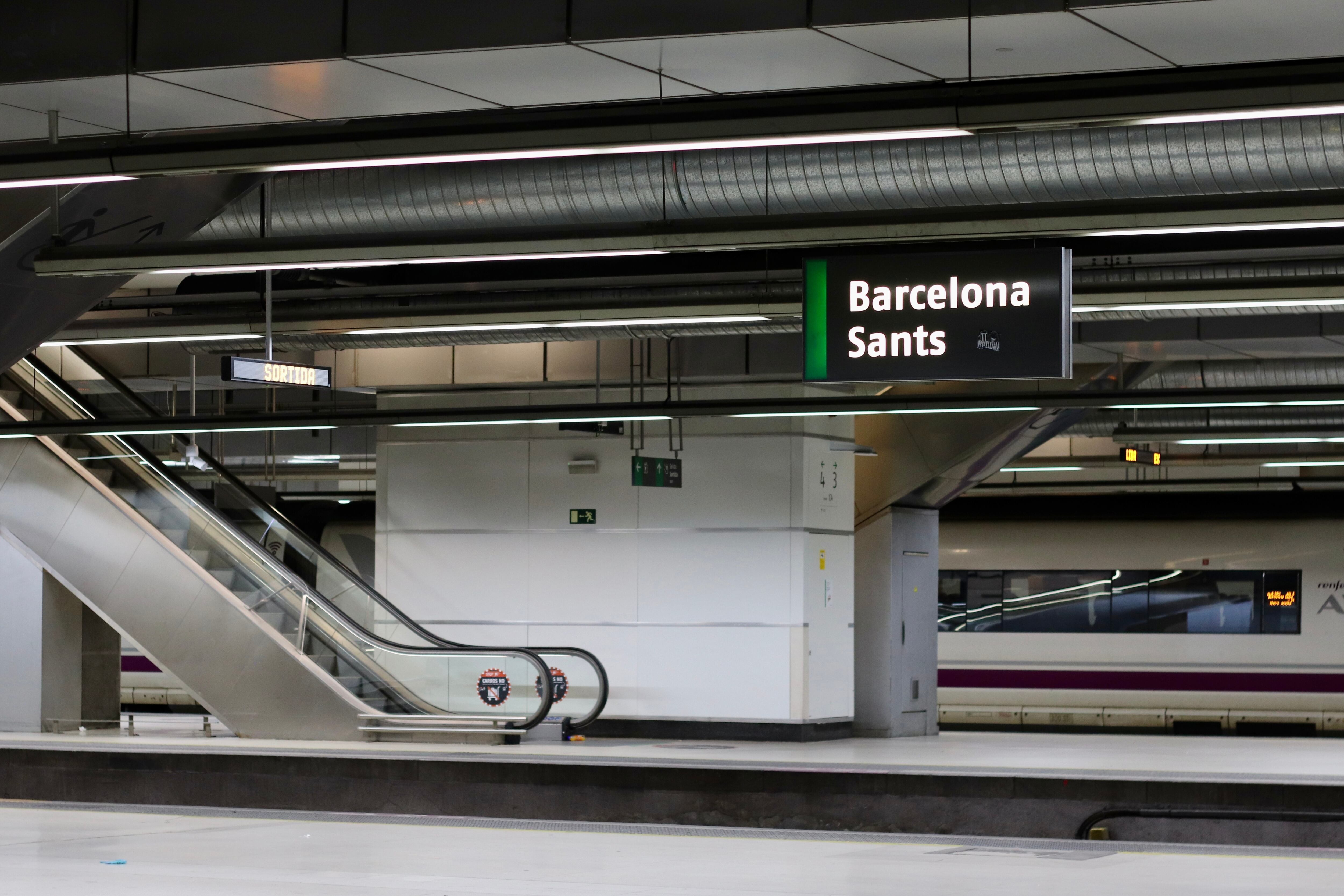 Estación de Barcelona-Sants (Adobe Stock).