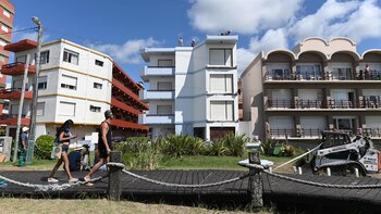 Por el derrumbe de los