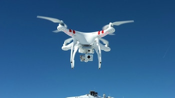 La presencia de un posible drone detuvo momentáneamente las operaciones en el aeropuerto de Washington D. C.