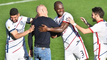 El abrazo de Ortigoza, Zapata