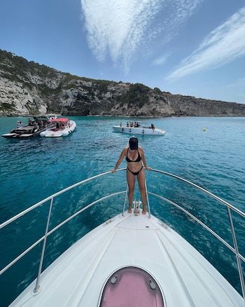 Las lujosas vacaciones de Nora