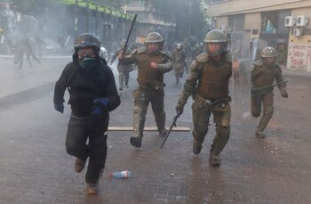 La policía chilena reprime a