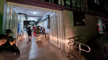 Un feroz incendio mantuvo en