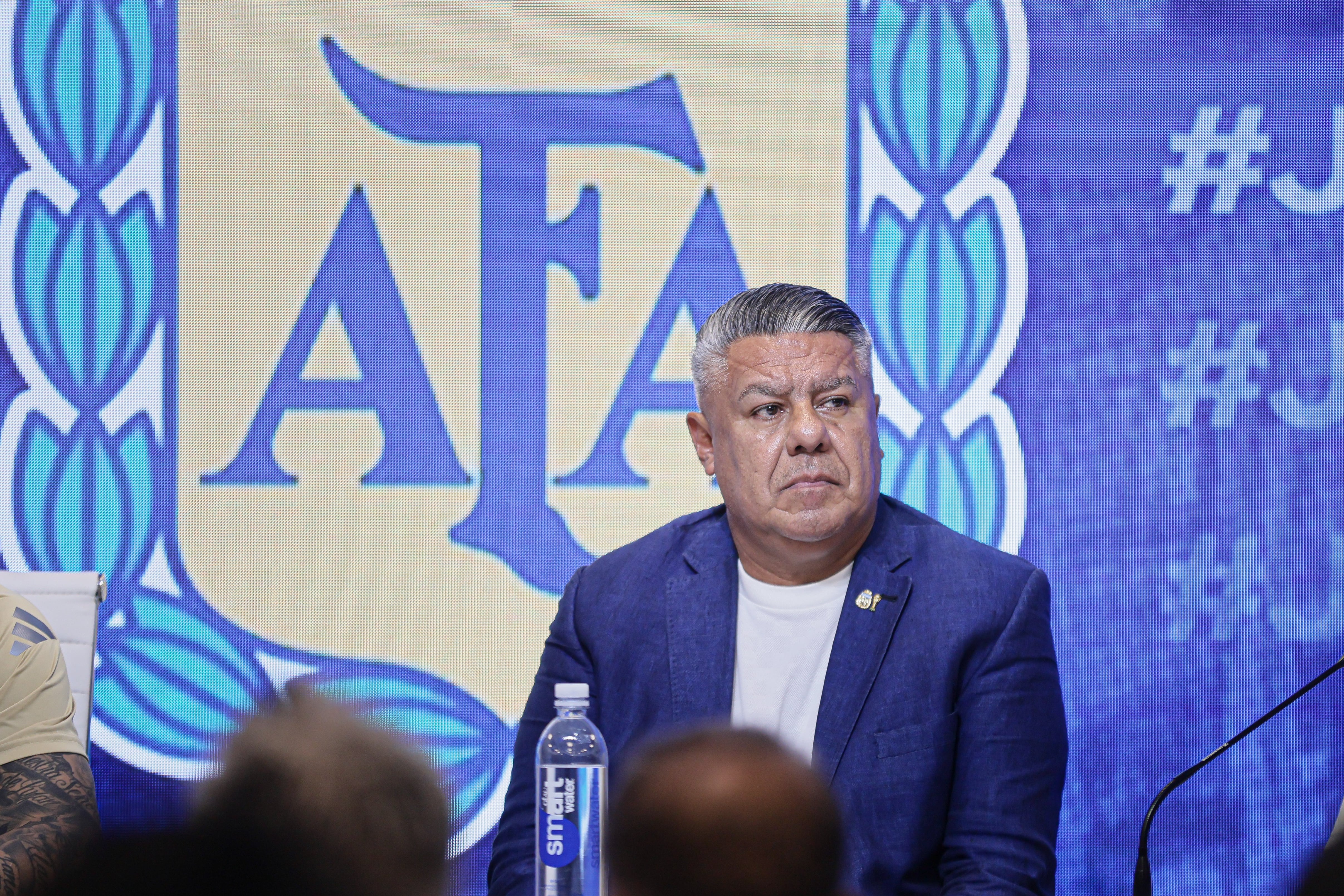Claudio Tapia, presidente de la Asociación del Fútbol Argentino (AFA), firmó el comunicado que se difundió en las últimas horas (Foto: EFE/Luciano González)