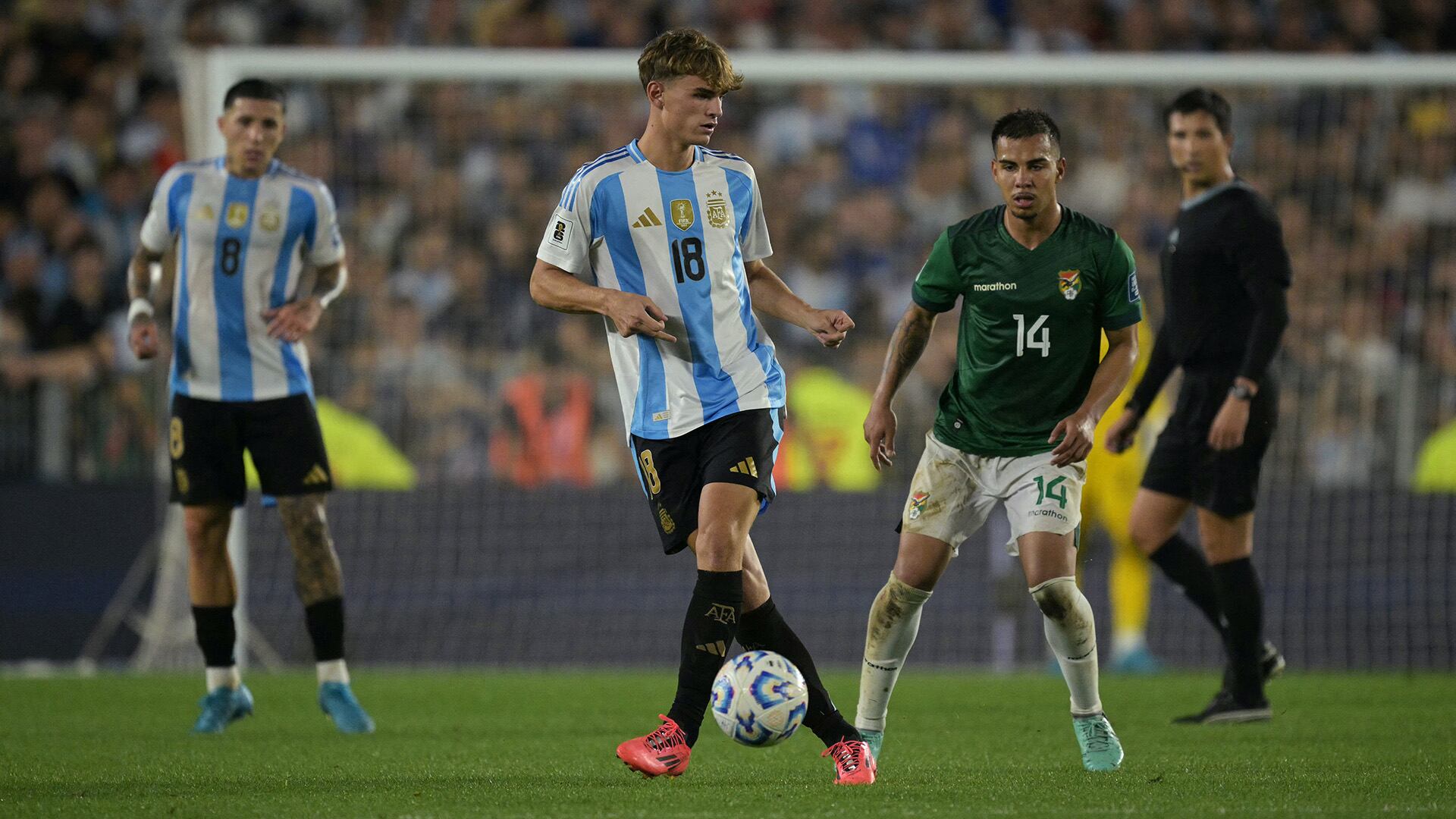 Nico Paz ya debutó con la camimseta argentina (AFP)