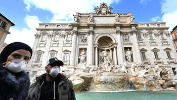 Barbijos también en la Fontana