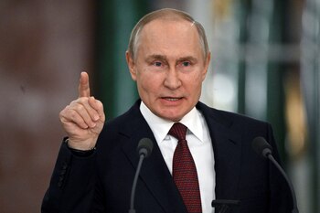 Vladimir Putin habla durante una
