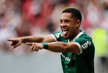 Vitor Roque es el llamado