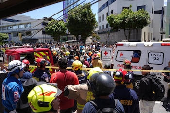 10/08/2026 10 August 2026, Colombia, Manizales: Rescue workers arrive to the scene following the 7.4-magnitude earthquake. Photo: Santiago Álvarez/colprensa/dpa
POLITICA INTERNACIONAL
Santiago Álvarez/colprensa/dpa