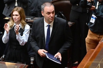 El desgaste del gobierno se agrava por errores propios, escándalos y disputas internas continuas (EFE/Matías Campaya)