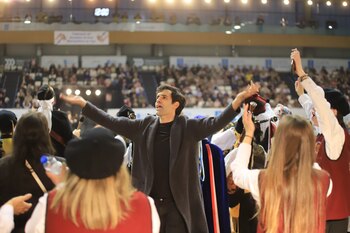 Tamar Novas anima a su