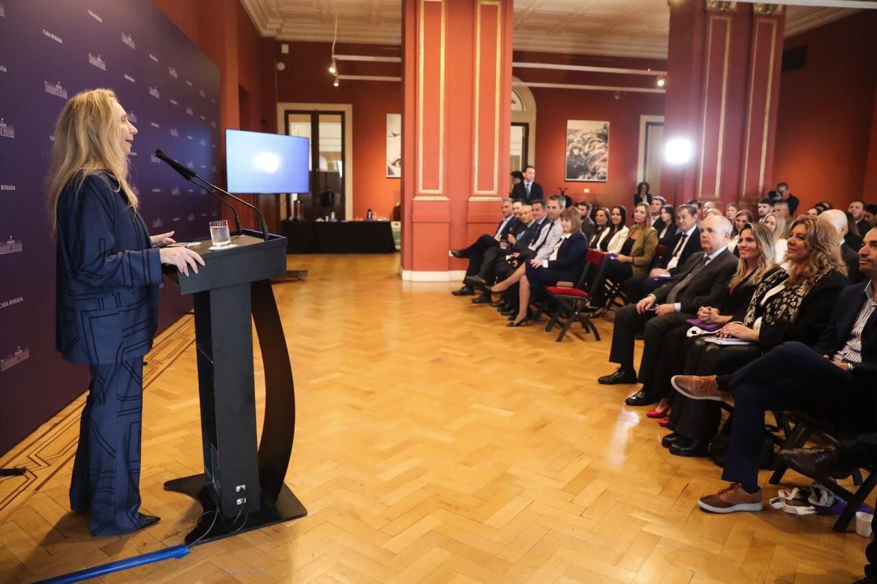 Karina Milei con legisladores de La Libertad Avanza