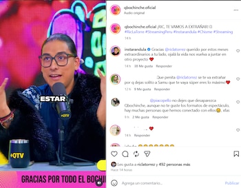 Hombre con gafas y cabello recogido habla en un micrófono. Se observan logotipos +QTV, textos en pantalla y una interfaz de Instagram con un post y comentarios