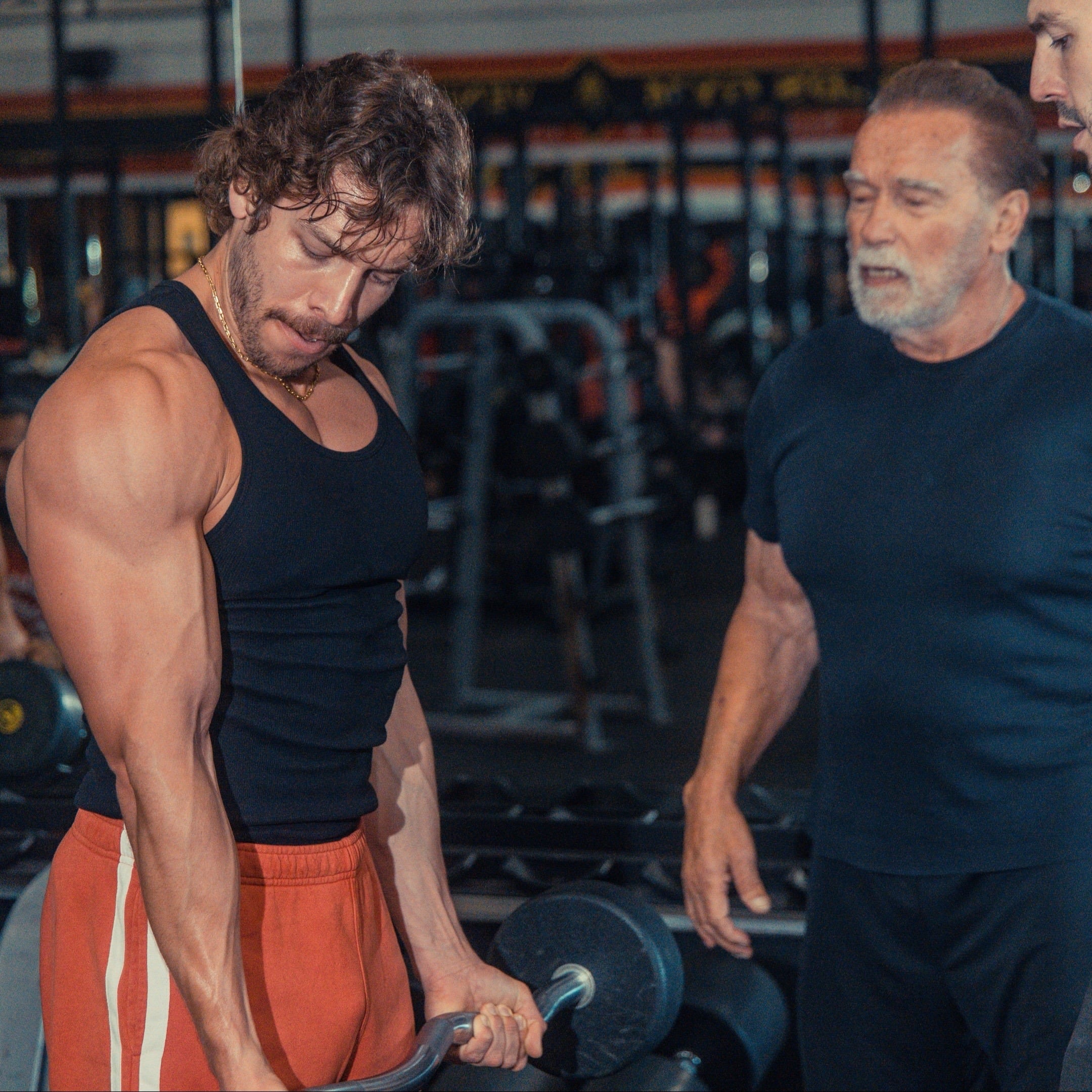 El actor de Terminator acompaña de cerca la transformación física de su hijo rumbo a la competencia. (Créditos: TikTok/JoeBaena)