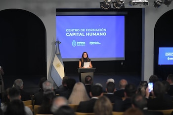 Pettovello presentó el "Centro Garrigós" como parte del relanzamiento de las políticas direccionadas a recuperar la empleabilidad de los beneficiarios de planes sociales